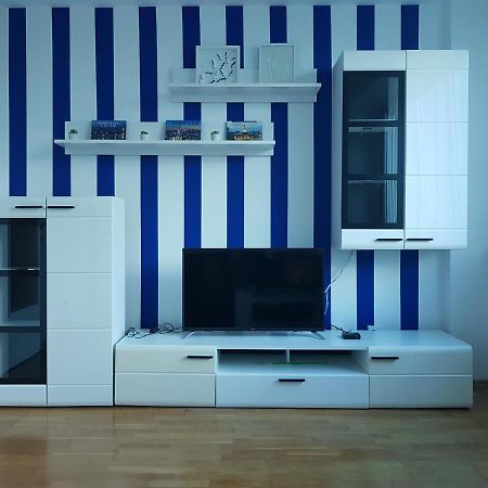 Central Apartment With 24-7 Building Security Újvidék Kültér fotó