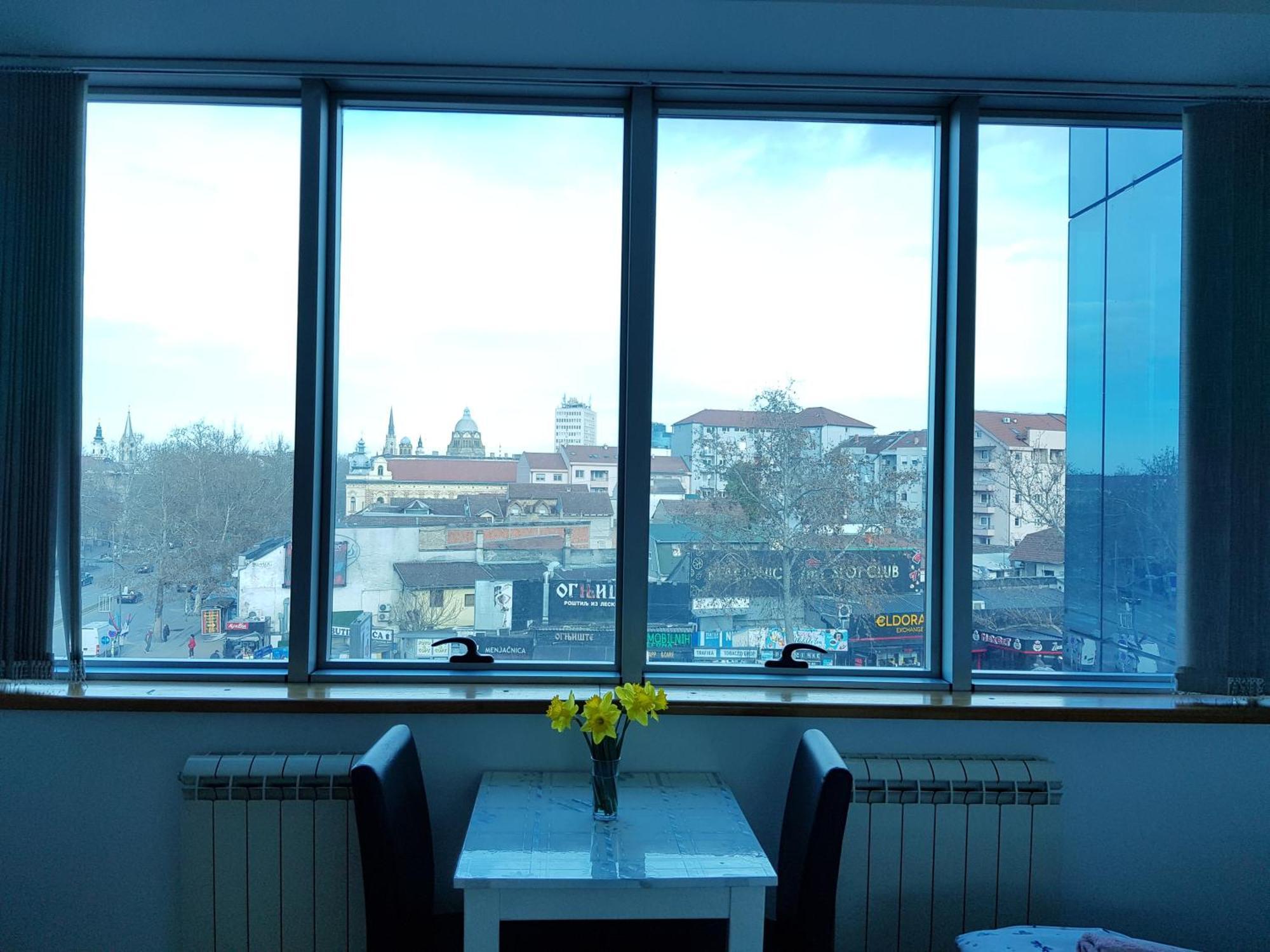 Central Apartment With 24-7 Building Security Újvidék Kültér fotó